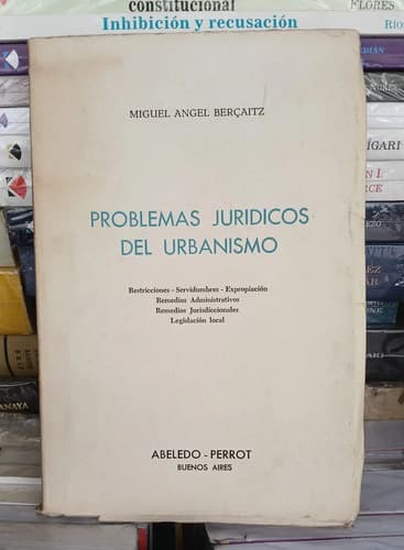 Problemas Jurídicos Del Urbanismo / Berçaitz